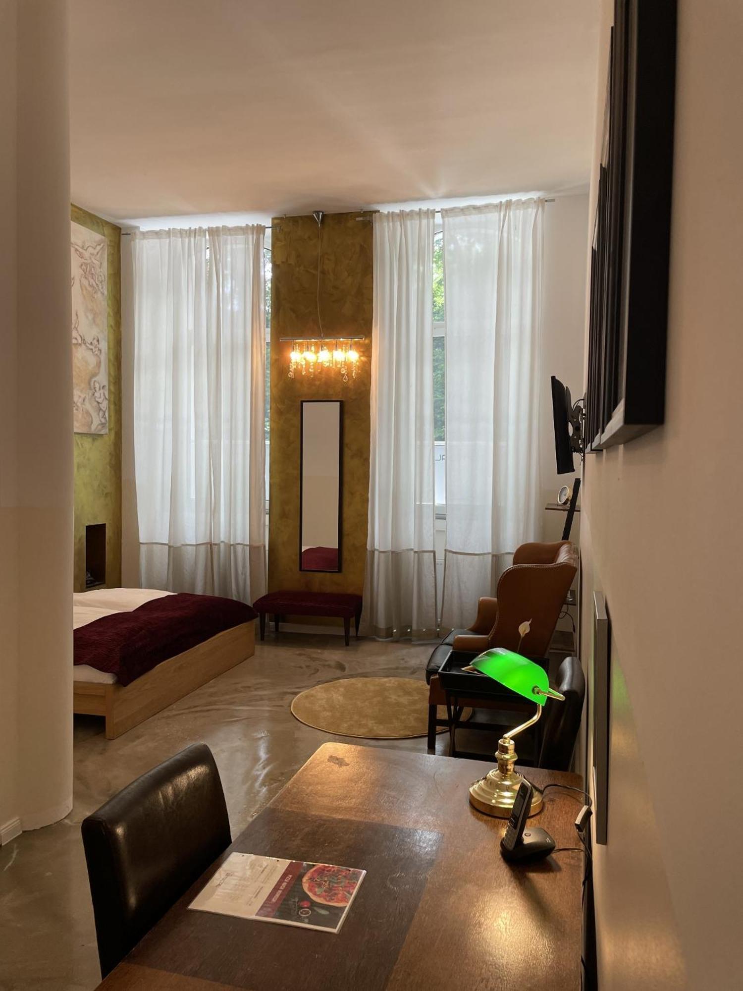 Amical Hotel Вупертал Екстериор снимка