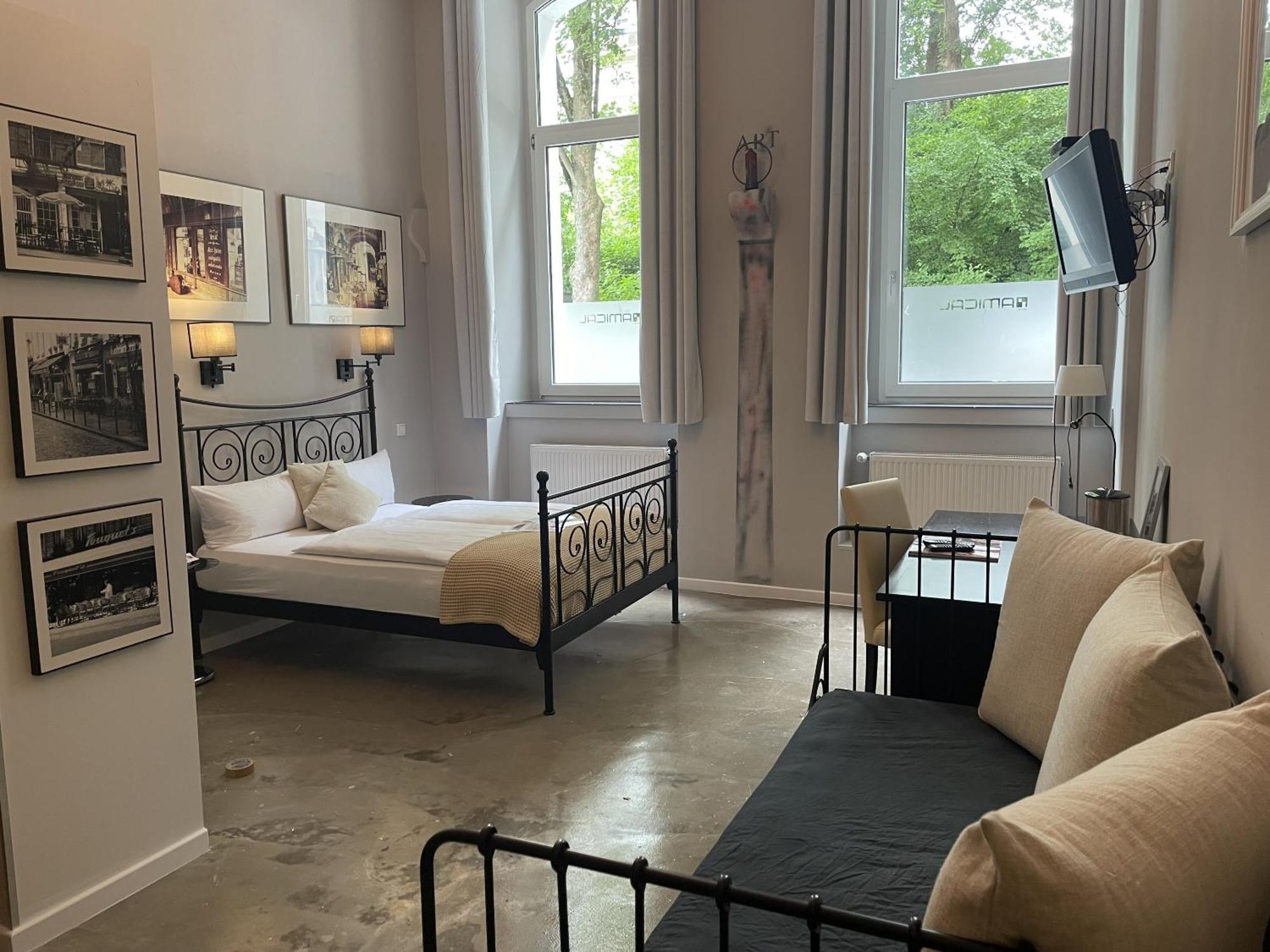 Amical Hotel Вупертал Екстериор снимка