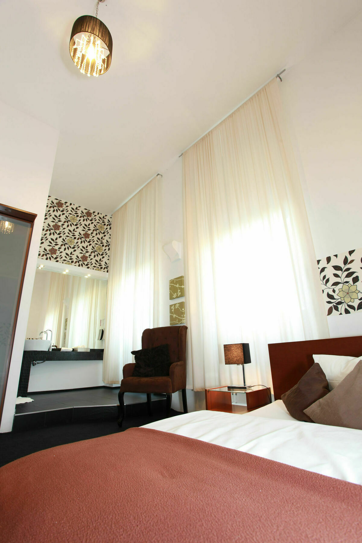 Amical Hotel Вупертал Екстериор снимка